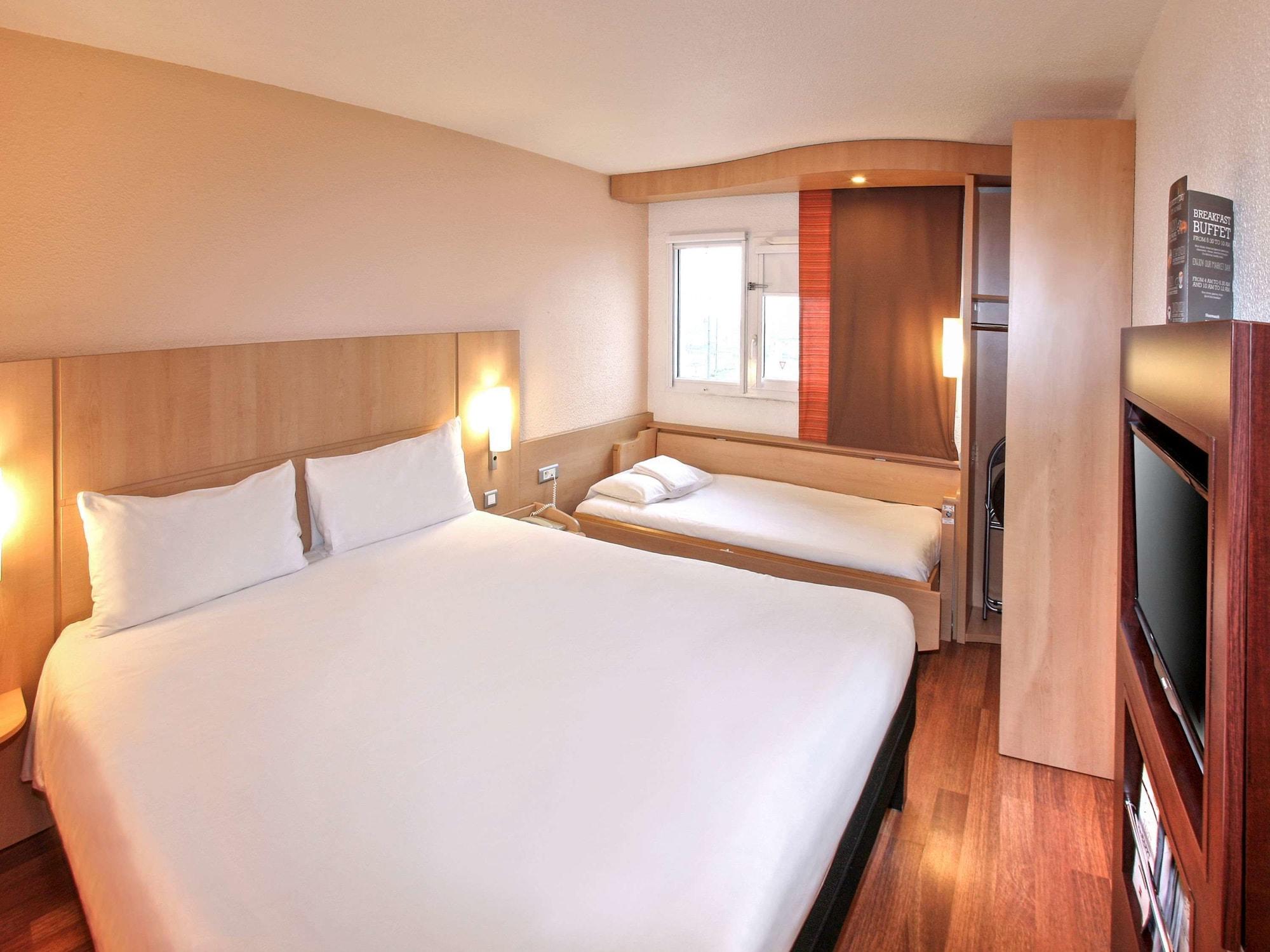 Hotel Ibis Poitiers Sud Exteriér fotografie